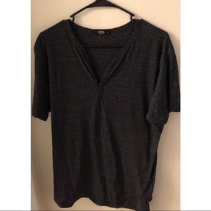 Button T-shirt